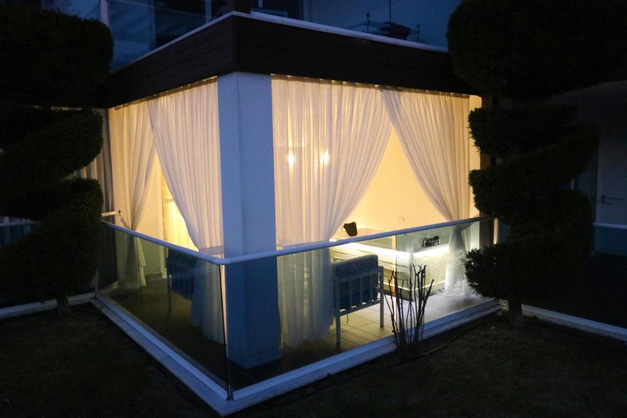 Garcia Resort & Spa Oludeniz Exterior photo A gazebo at night