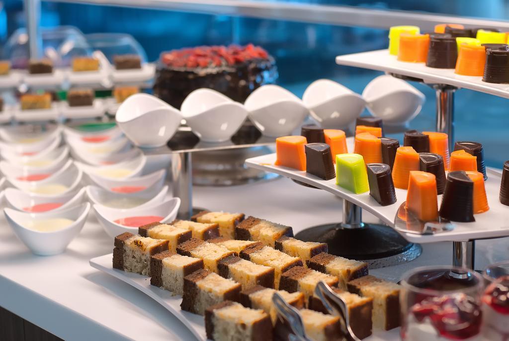 Garcia Resort & Spa Oludeniz Exterior photo A dessert buffet