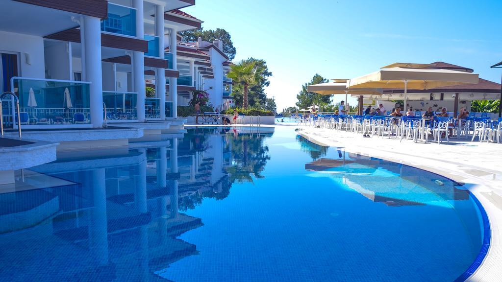 Garcia Resort & Spa Oludeniz Exterior photo Infinity pool at a hotel in Turkey