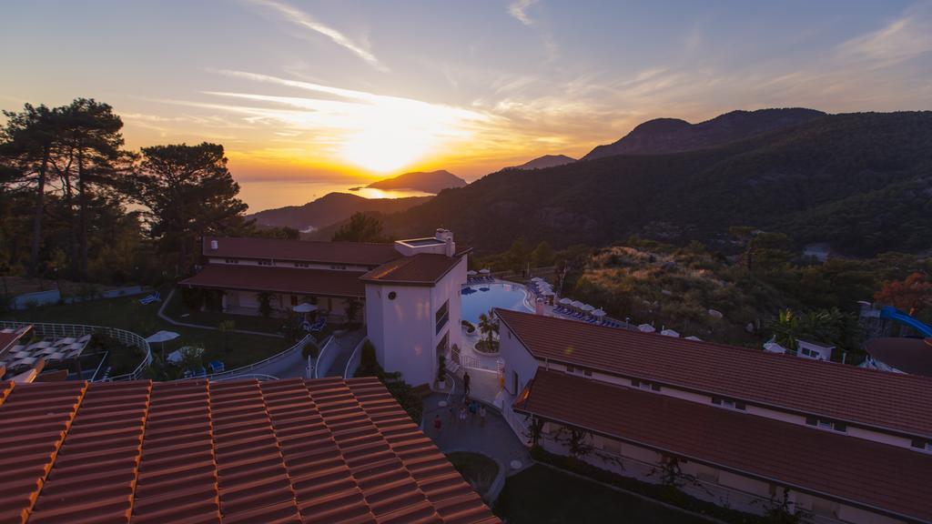 Garcia Resort & Spa Oludeniz Exterior photo Sunset over the village